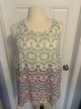 Cabi style #250 mosaic print layered tank size large heart of cabi
